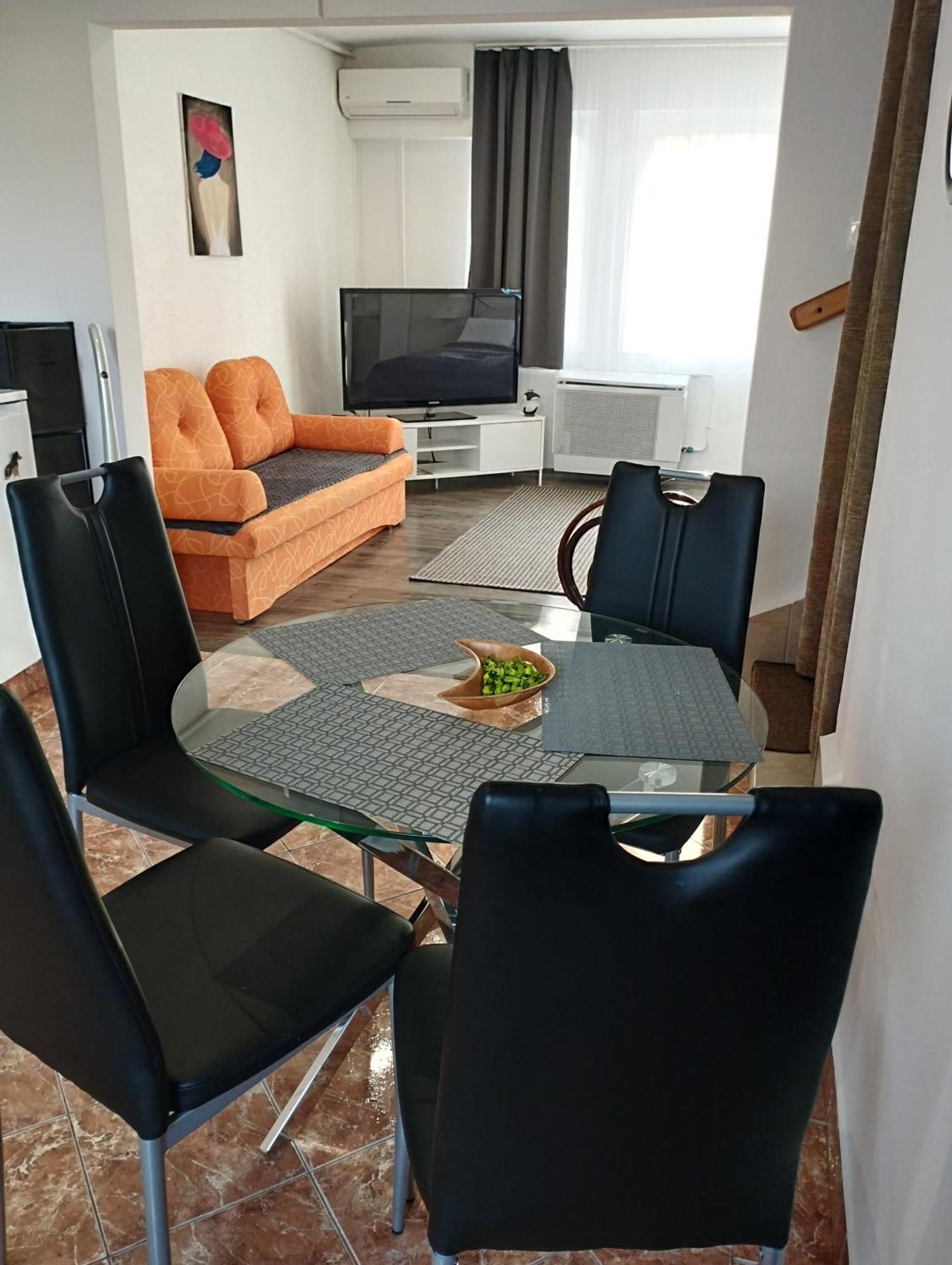 Var-Lak Apartman Balatonfůzfő Extérieur photo